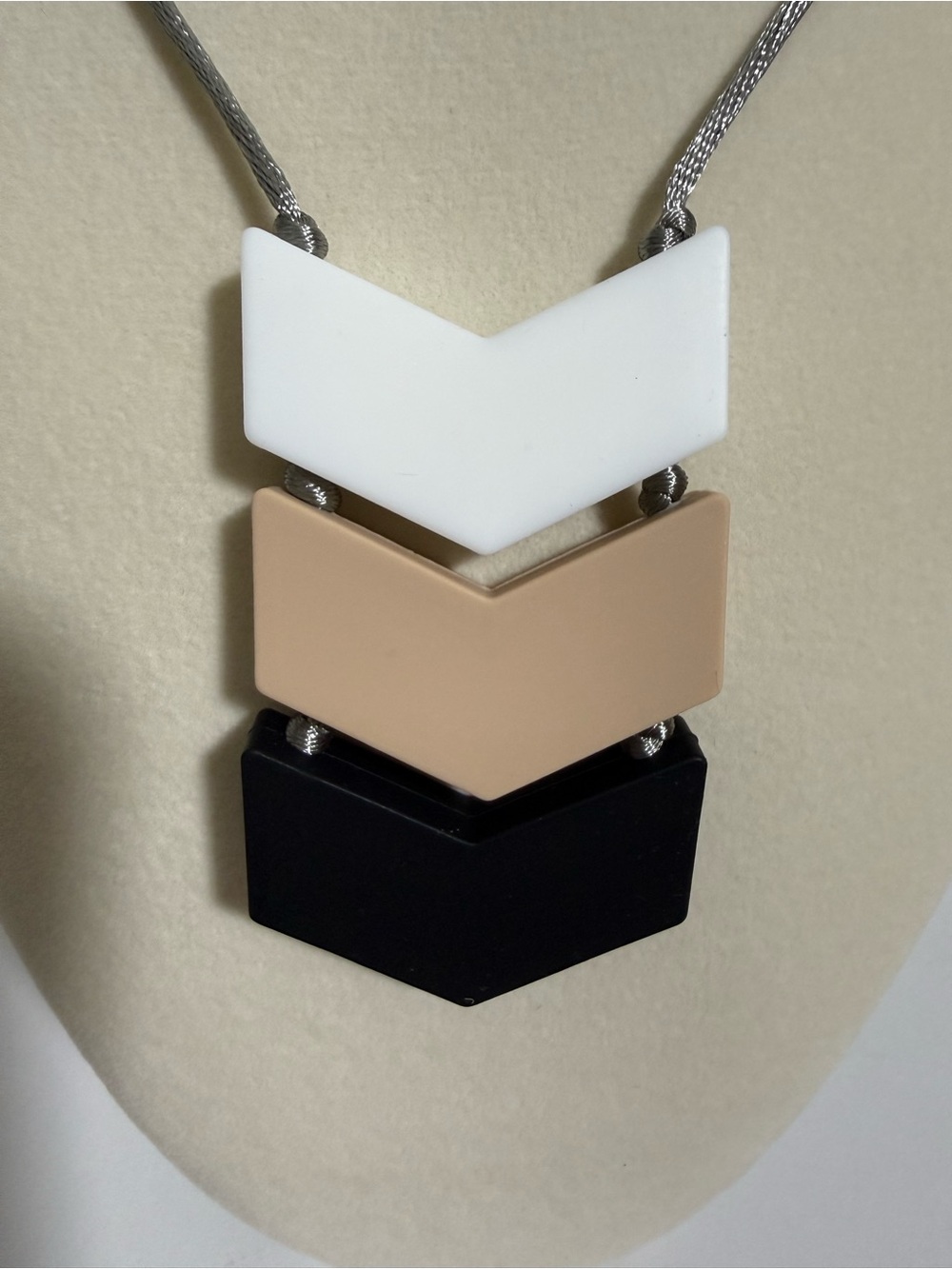 Itzy Ritzy Chevron Teething Necklace - Picture 2 of 8